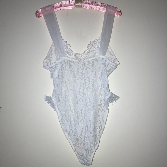 Vintage White Floral Bodysuit - Picture 3 of 5